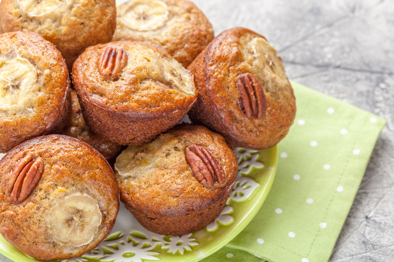 Muffins de plátano cocinados en freidora de aire.